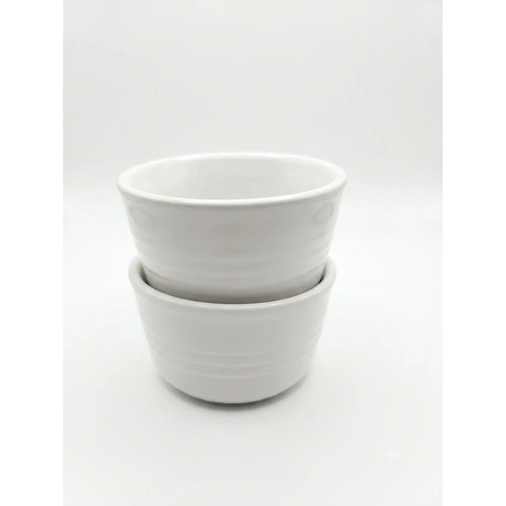 Le Creuset White Stoneware Ramekins 18-32 Set of 2 Stackable Souffle Bowls